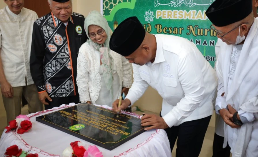 Bupati Kukar Resmikan Masjid Nurul Iman di Muara Kaman, Dorong Peran Sosial Masjid